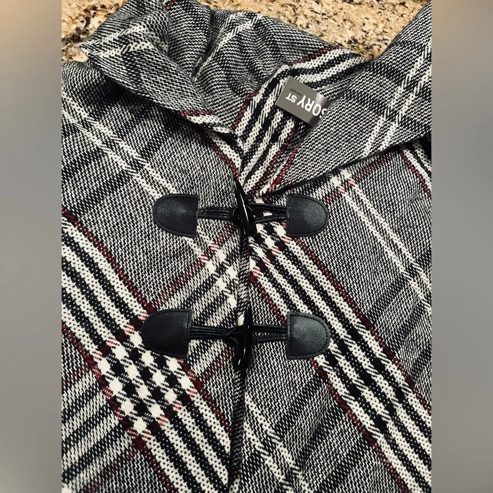 NWT Accessory Street NY Blanket Wrap